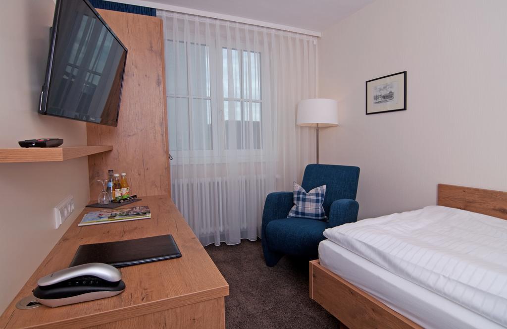 Gasthof Landhotel Hirsch Ostrach الغرفة الصورة