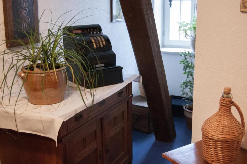 Gasthof Landhotel Hirsch Ostrach الغرفة الصورة